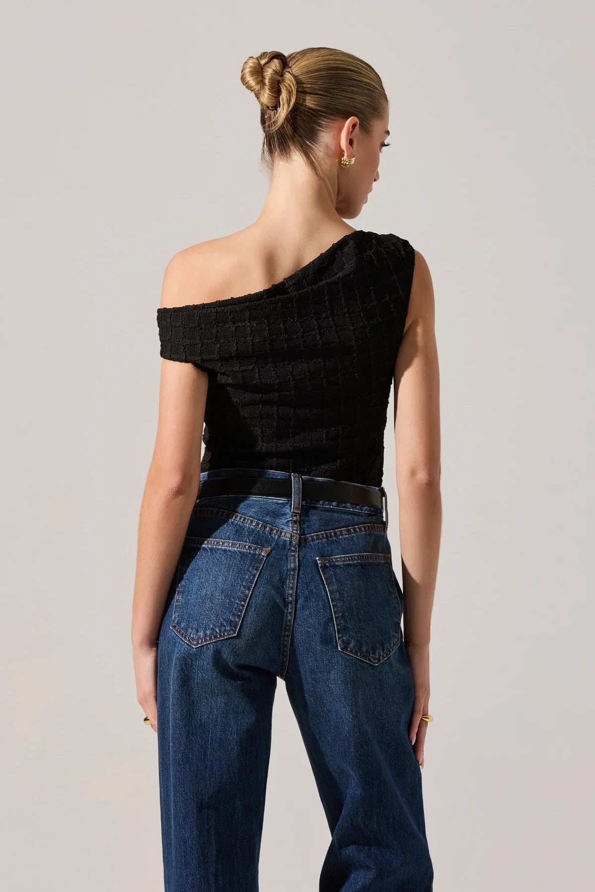 Lindy Black Off The Shoulder Top