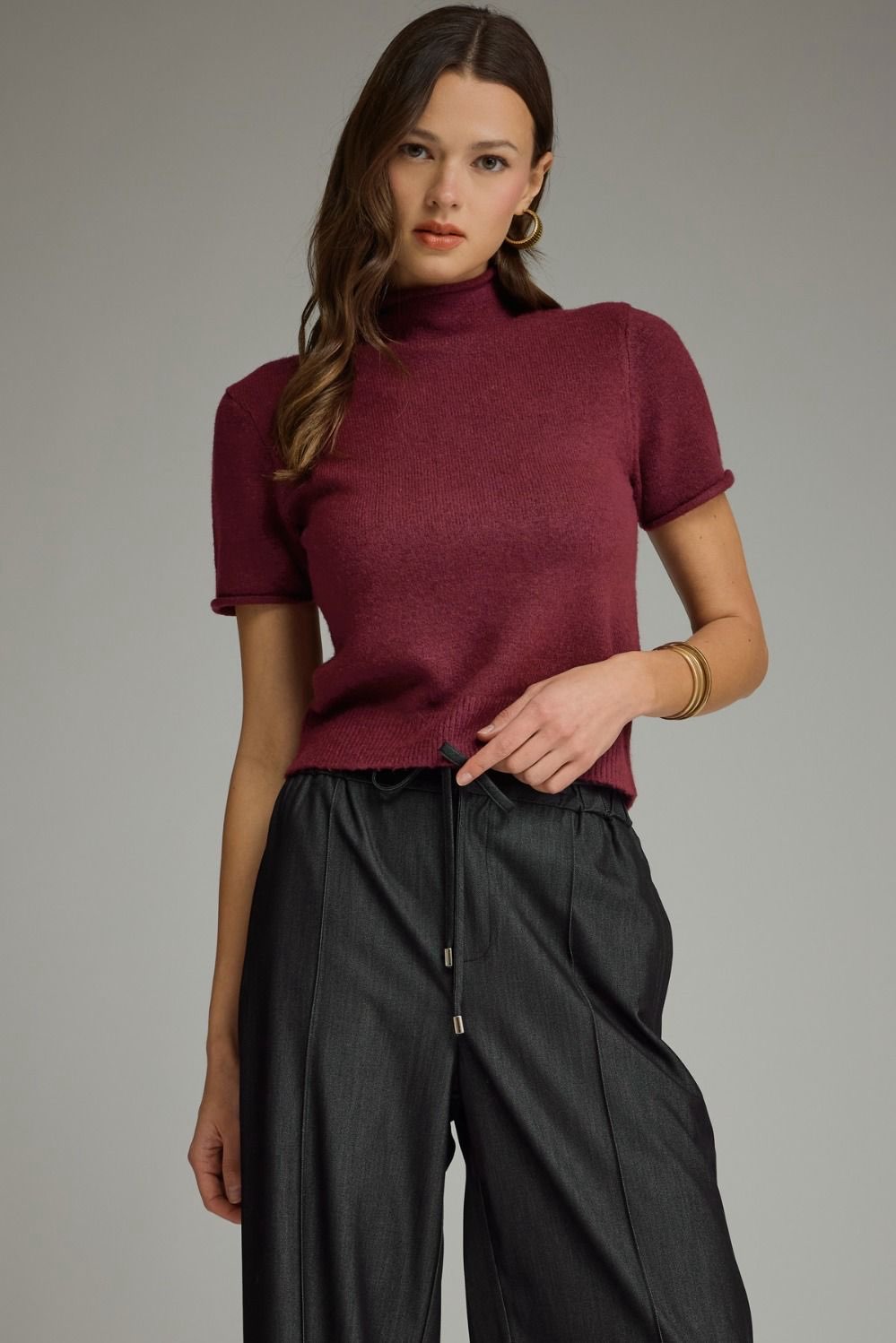 Lyone Merlot Rib Mockneck Top