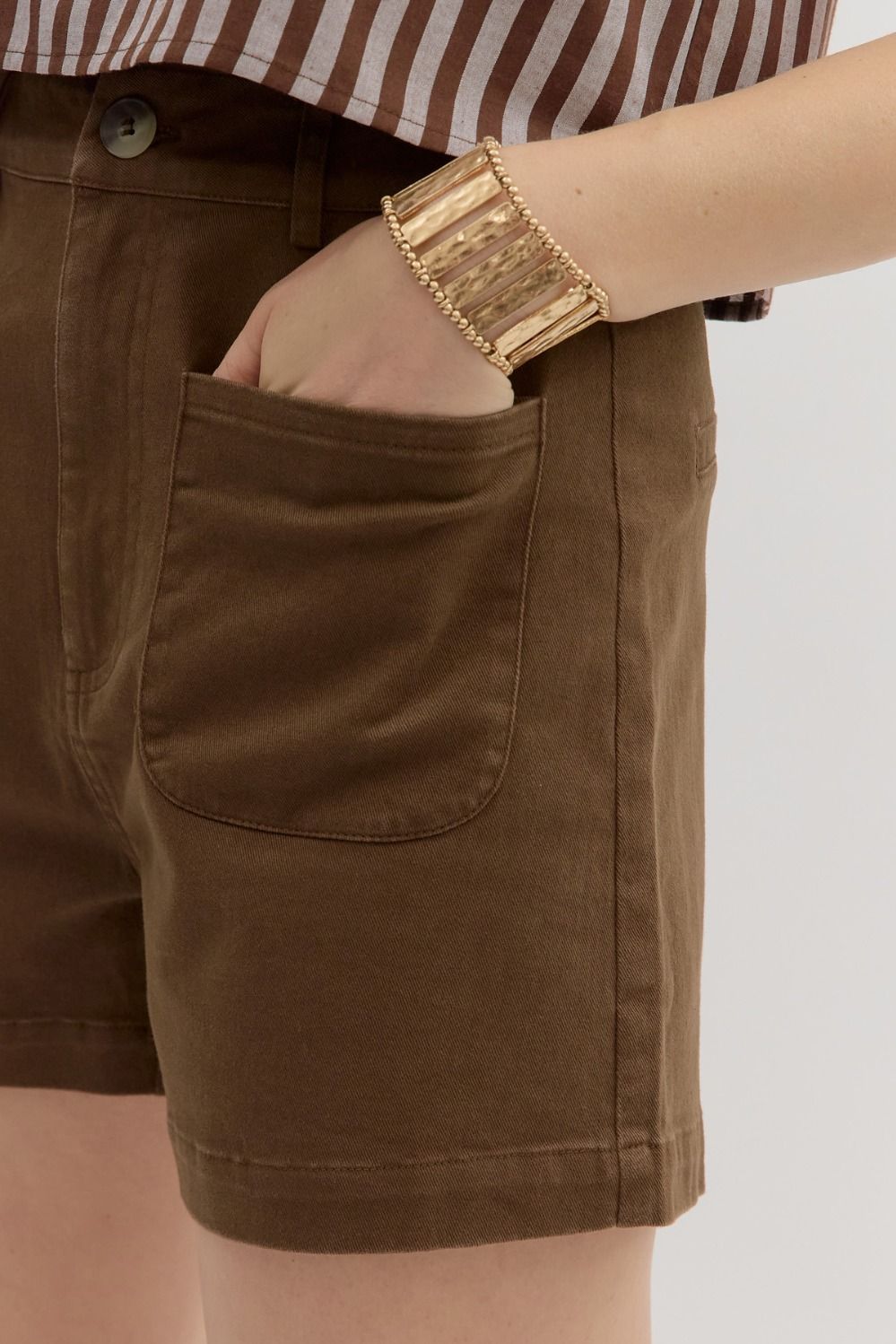 Kleine Brown Patch Pocket Shorts