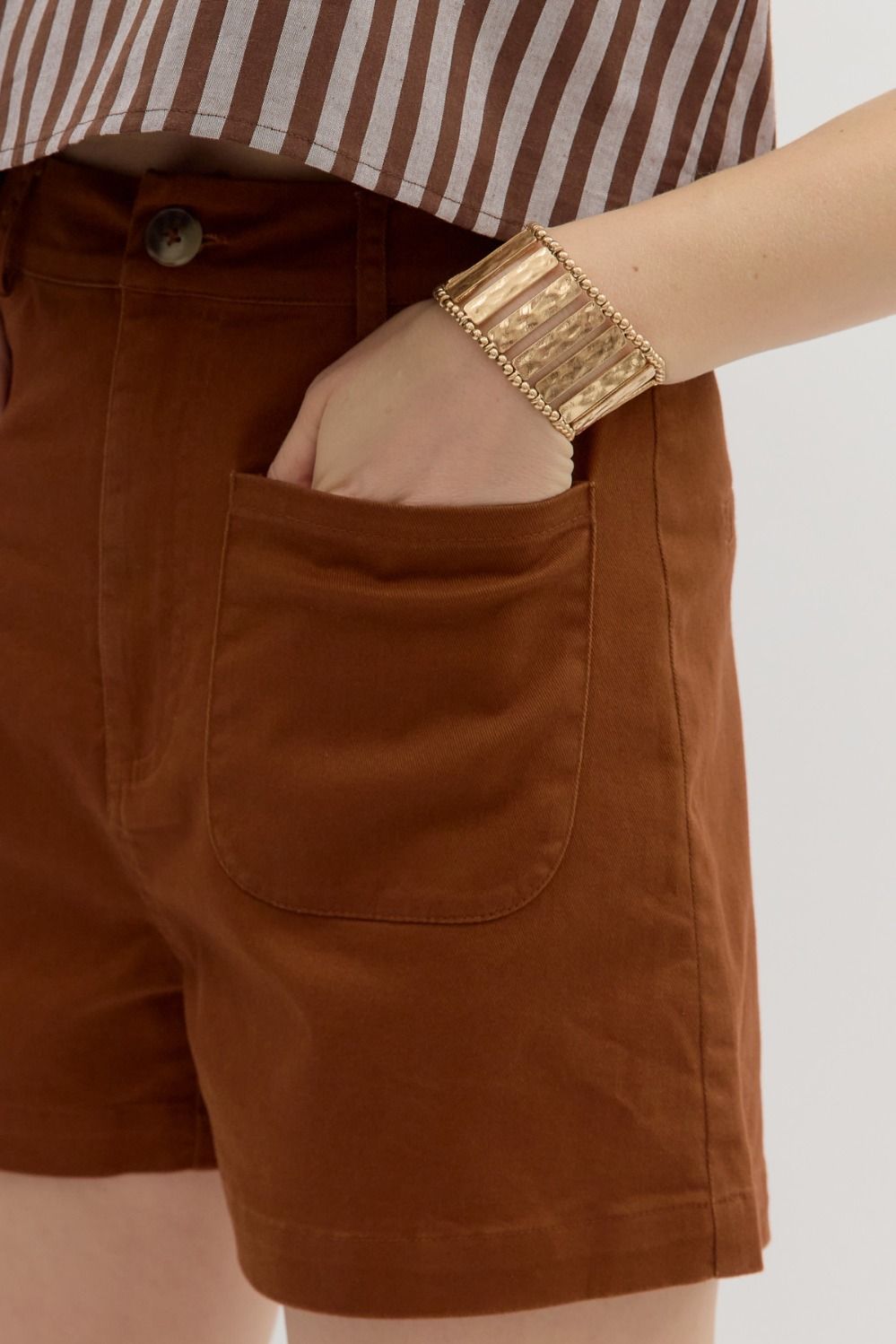 Kleine Chestnut Patch Pocket Shorts