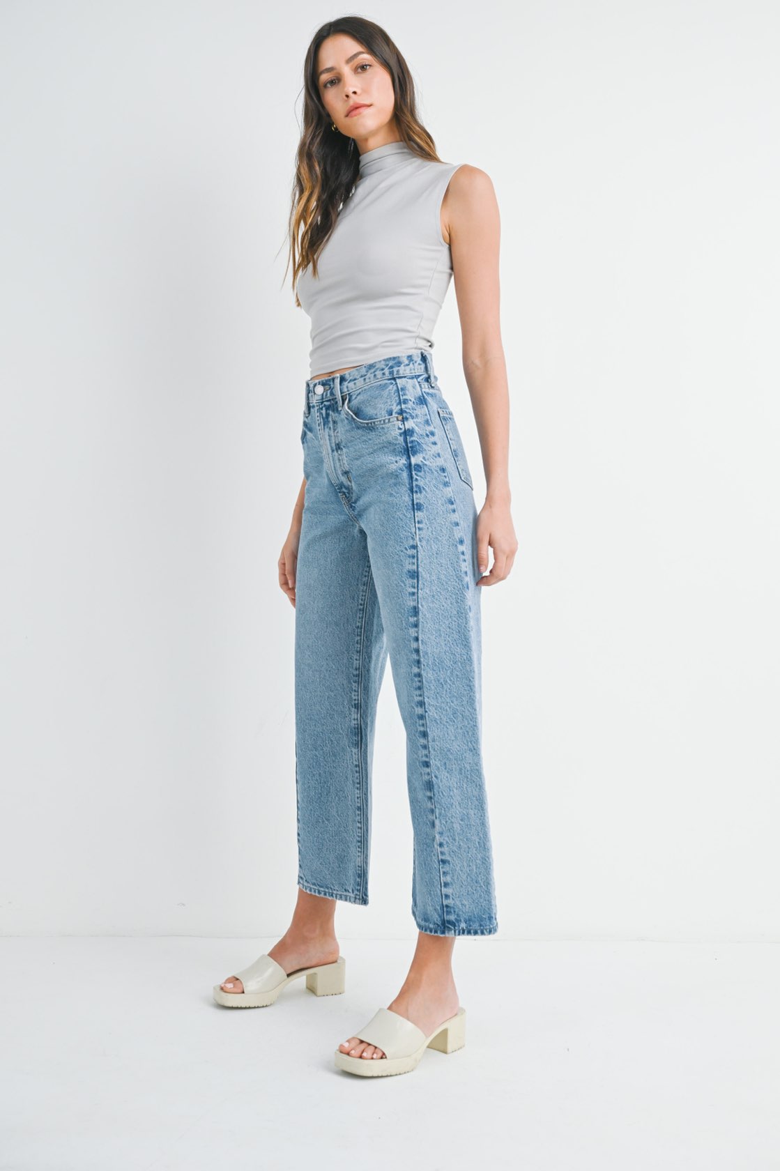 Nicolete Medium Wash Barrel Denim