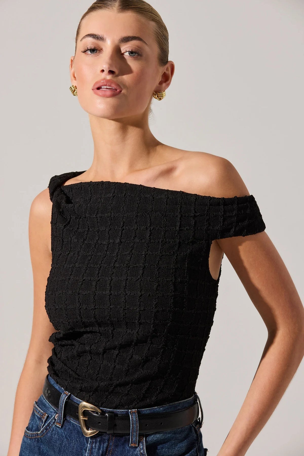 Lindy Black Off The Shoulder Top