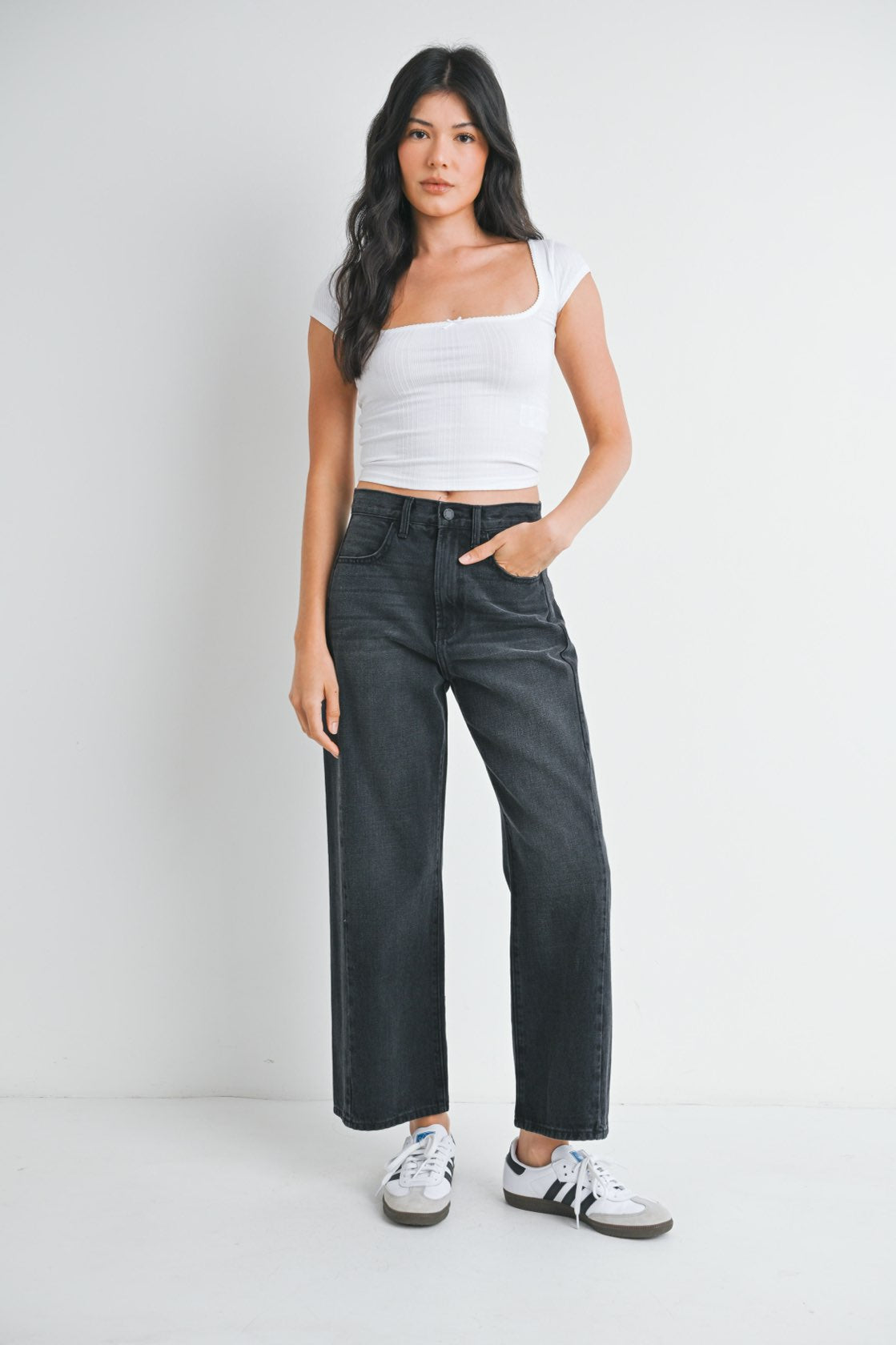 Nicolete Washed Black Barrel Denim
