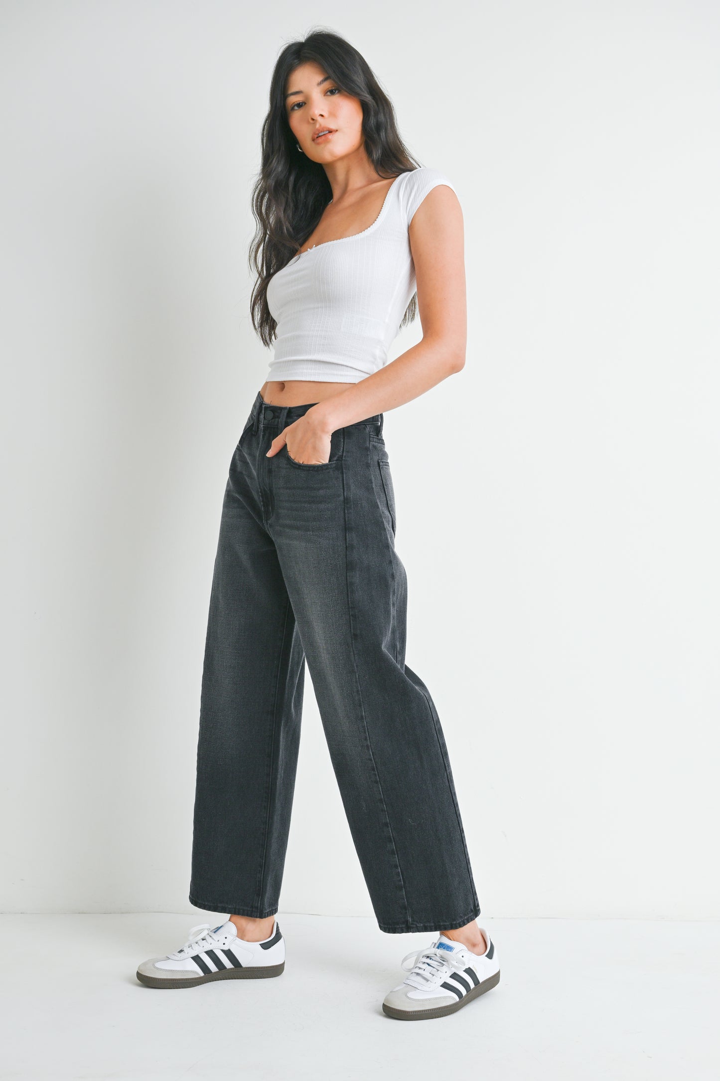 Nicolete Washed Black Barrel Denim