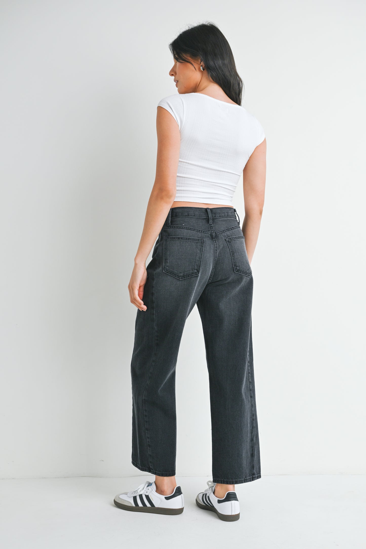Nicolete Washed Black Barrel Denim
